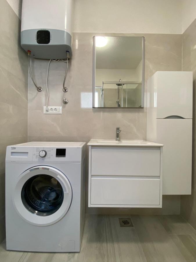 Eni Apartments Bol Bagian luar foto