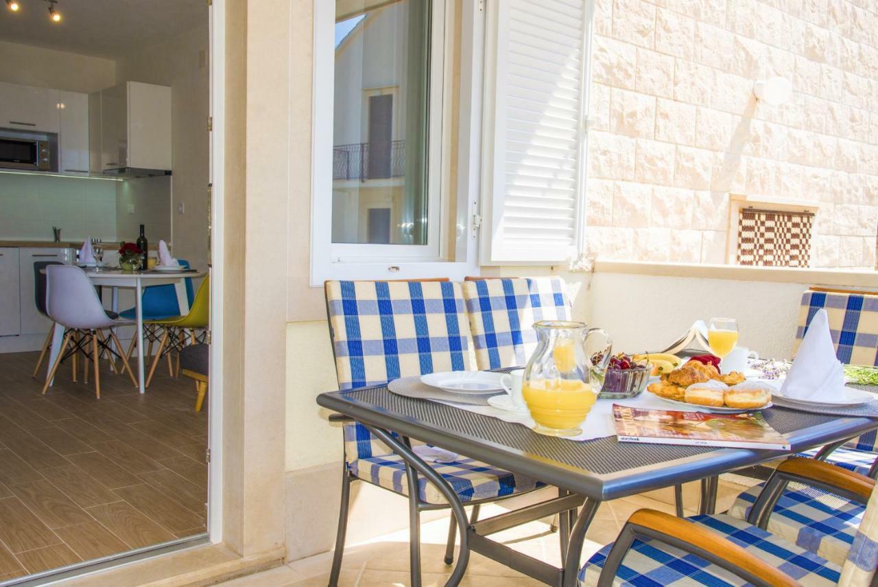 Eni Apartments Bol Bagian luar foto