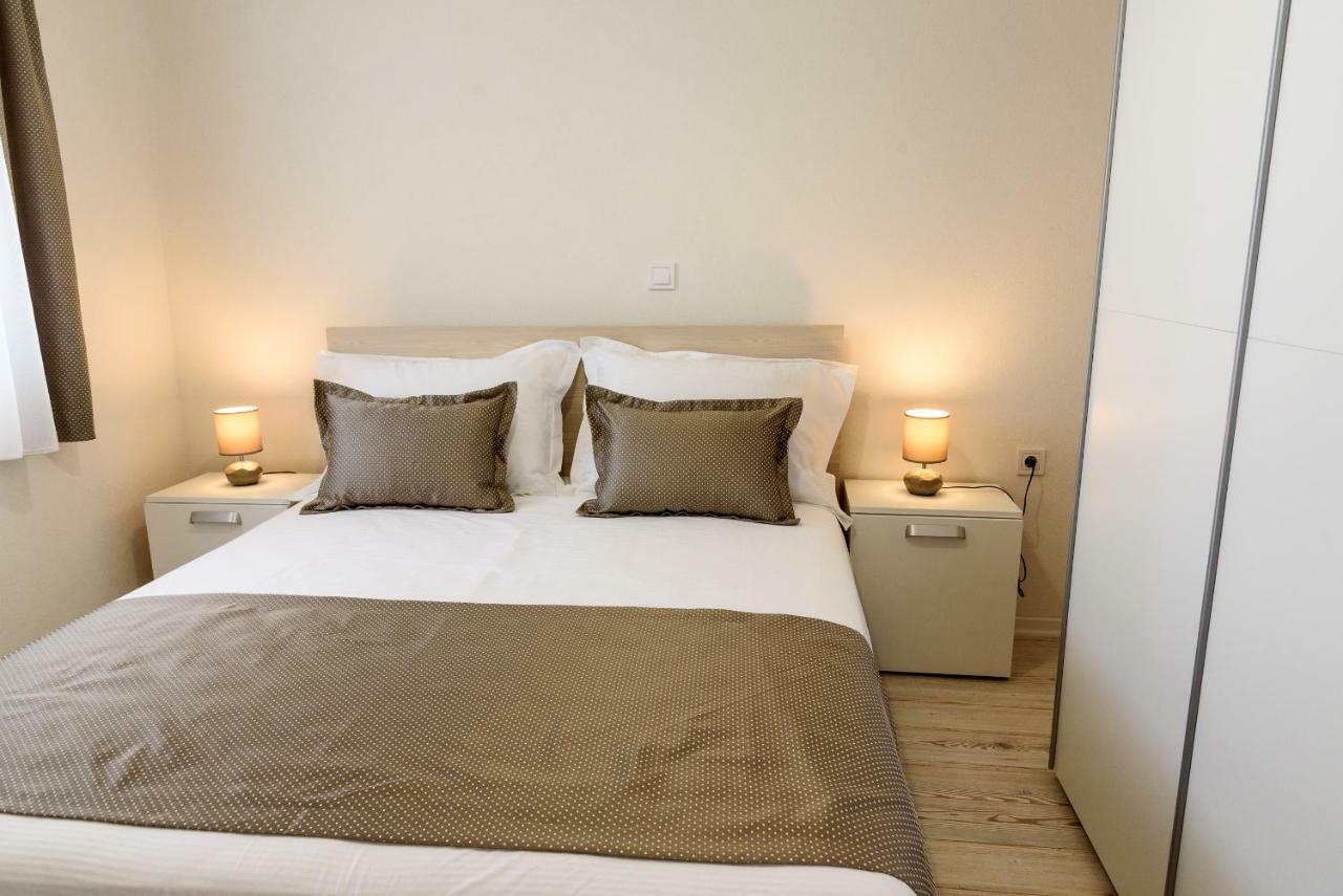 Eni Apartments Bol Bagian luar foto
